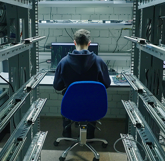 Фоновое изображение 'R&D-центры в Москве, Питере, Екатеринбурге, Нижнем Новогороде и Минске'