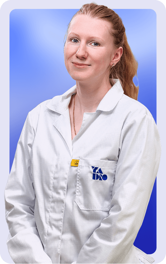 Сотрудница YADRO